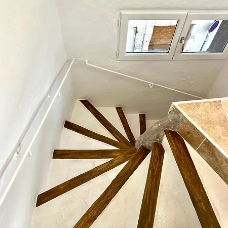 La Au Patio Suspendu فيلة Sérignan