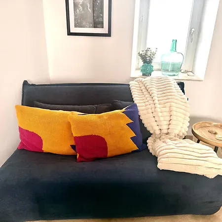 La Au Patio Suspendu فيلة